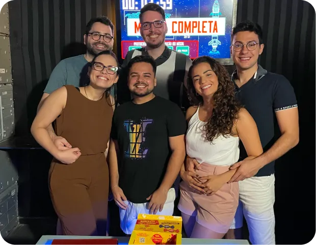 Grupo comemorando no Escaping Natal