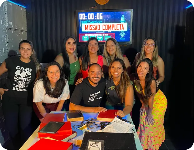 Grupo comemorando no Escaping Natal