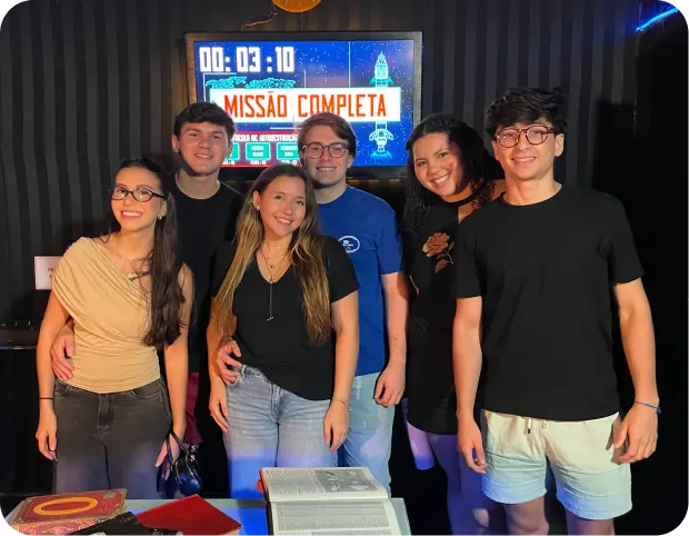 Grupo comemorando no Escaping Natal