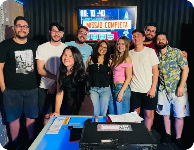 Grupo comemorando no Escaping Natal